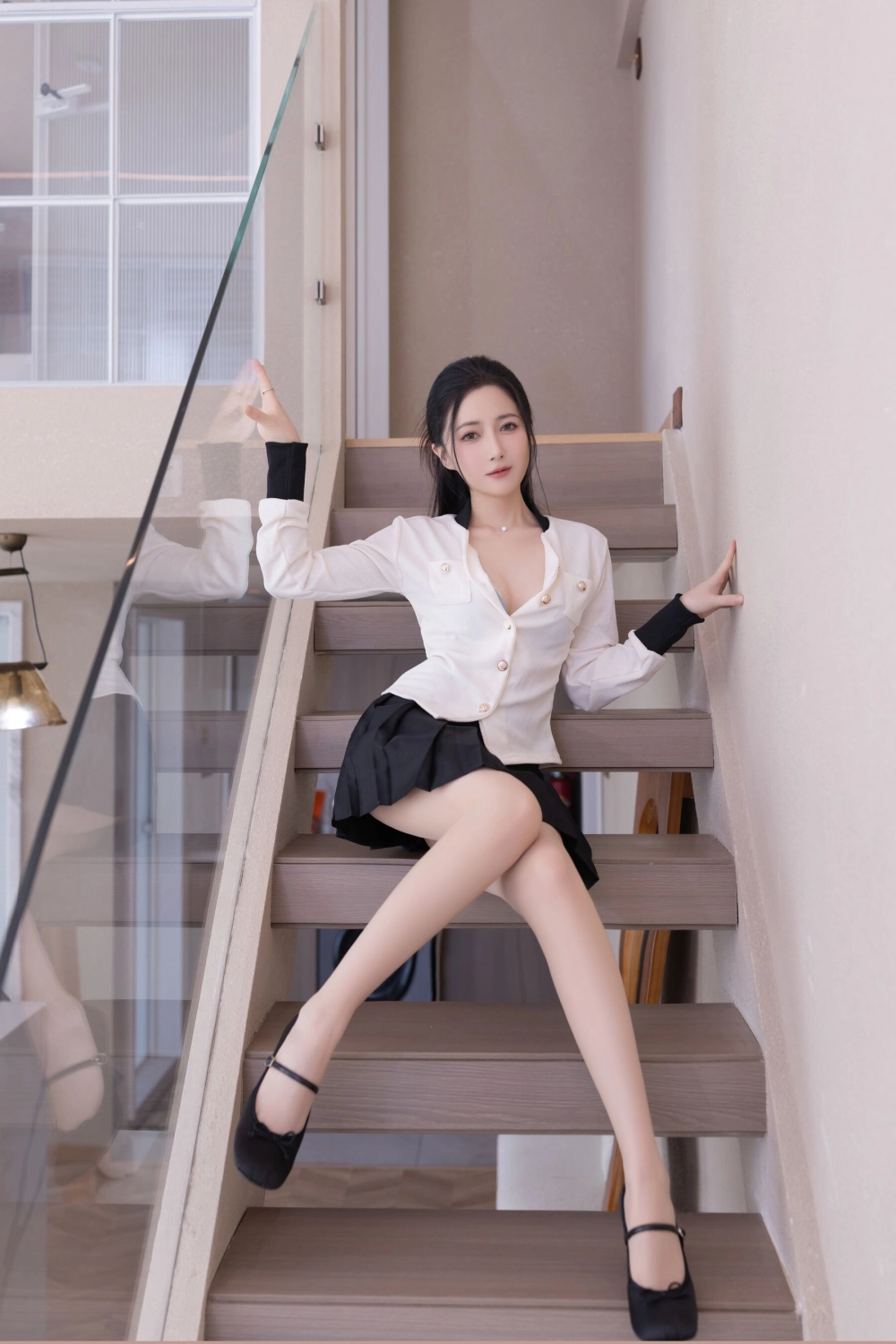 Ảnh hầu gái vú to thể hiện nét đẹp gợi cảm quyến rũ đầy cuốn hút